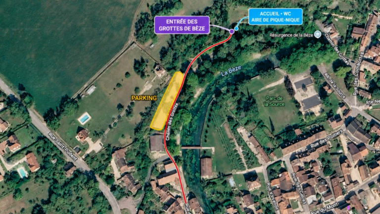 Plan du parking et du court chemin menant à l’entrée des Grottes de Bèze