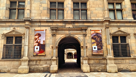 palais granvelle musée du temps