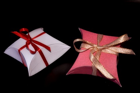 fabrication d'un jolie boite cadeau en carton pour Noël, DIY
